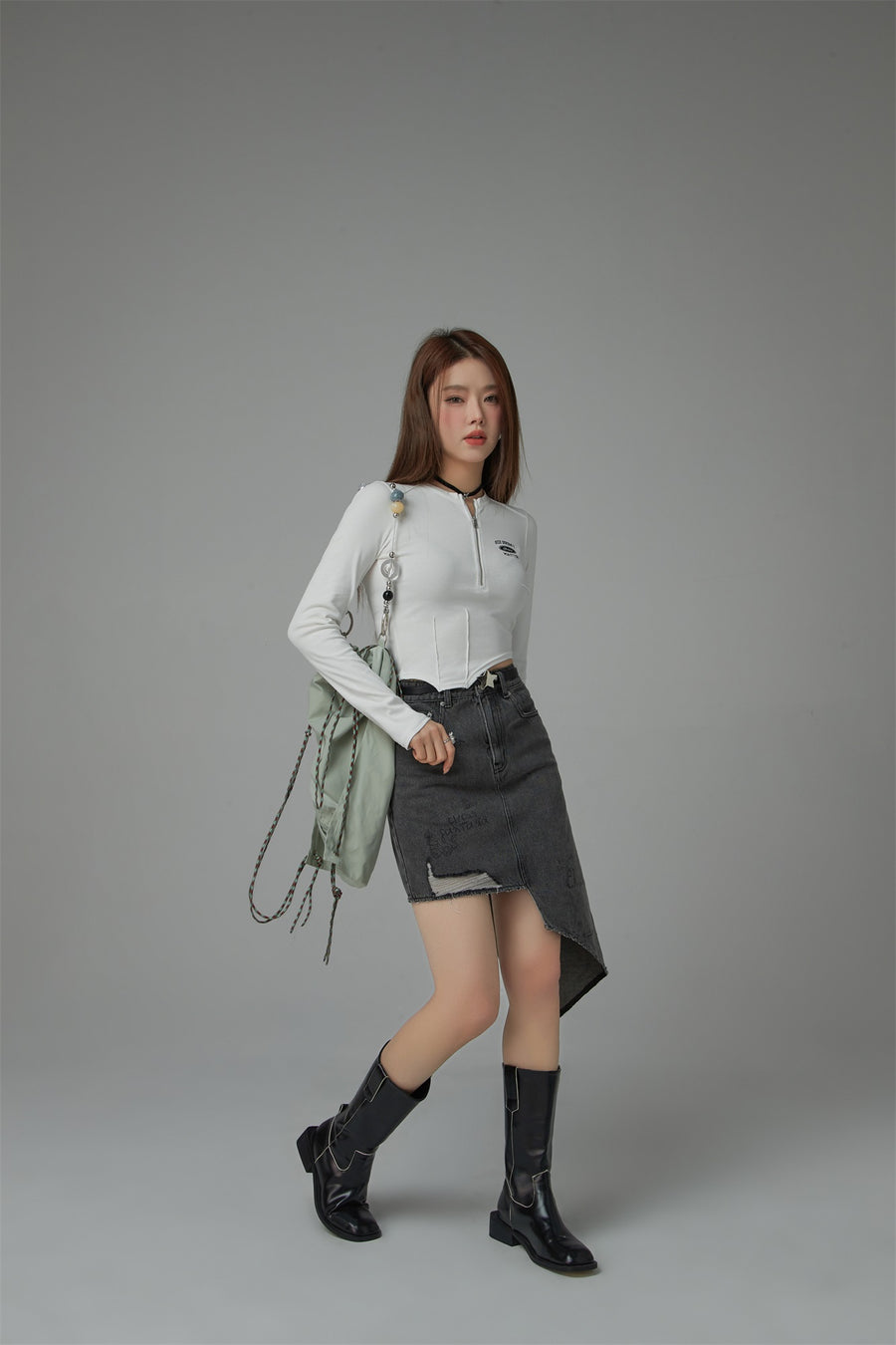 CHUU Half Zip Unbalanced T-Shirt