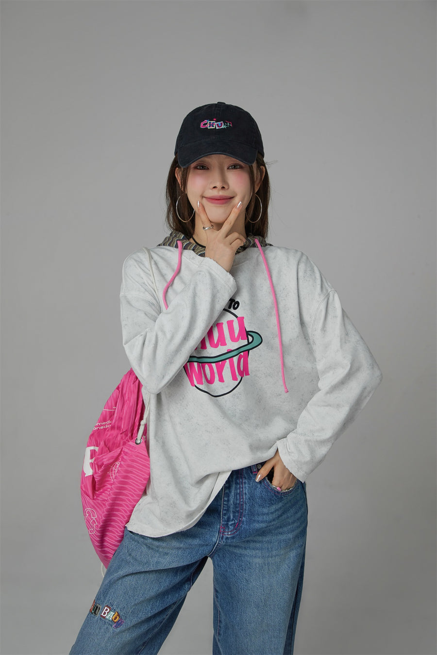 CHUU Welcome To Chuu World Sweatshirt