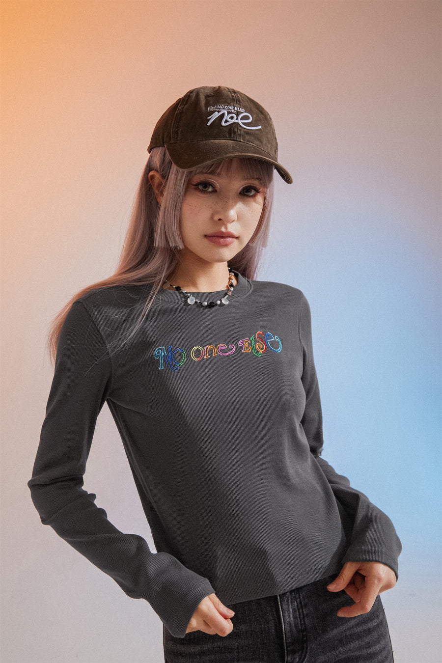 CHUU Color Embroidered Cropped T-Shirt