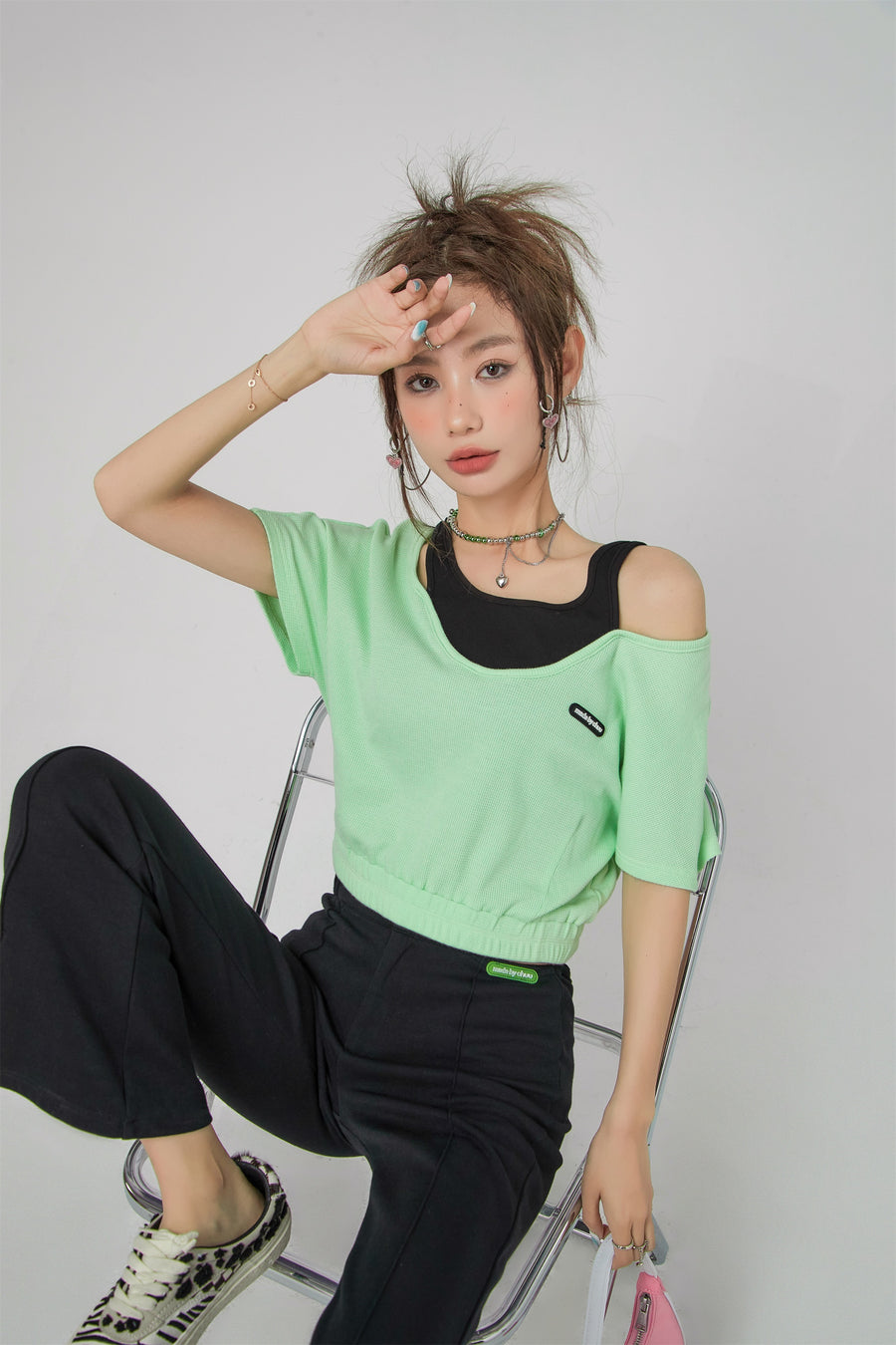 CHUU Two-Layer Crop Sport Top