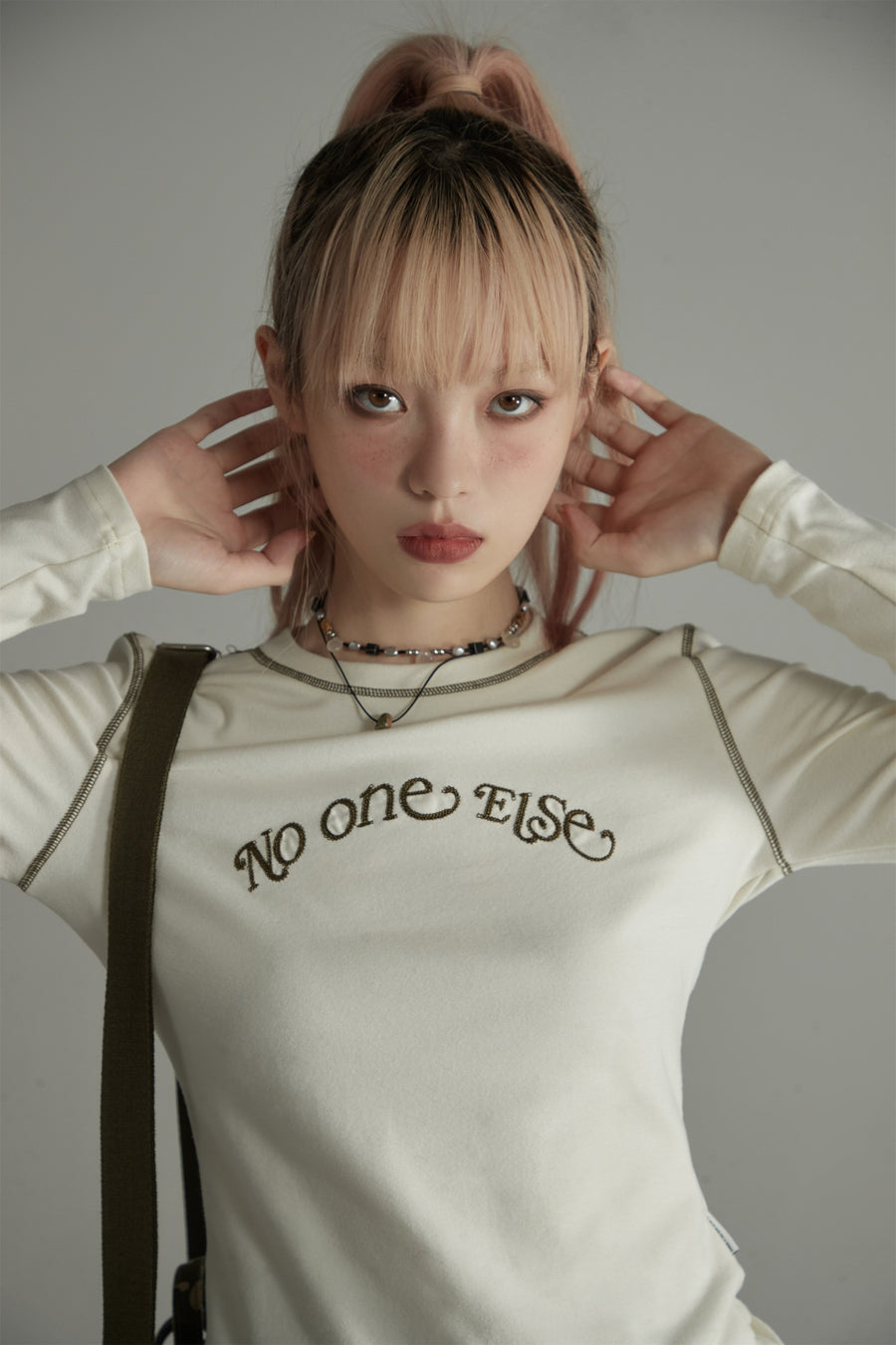 CHUU Noe Simple Round T-Shirt