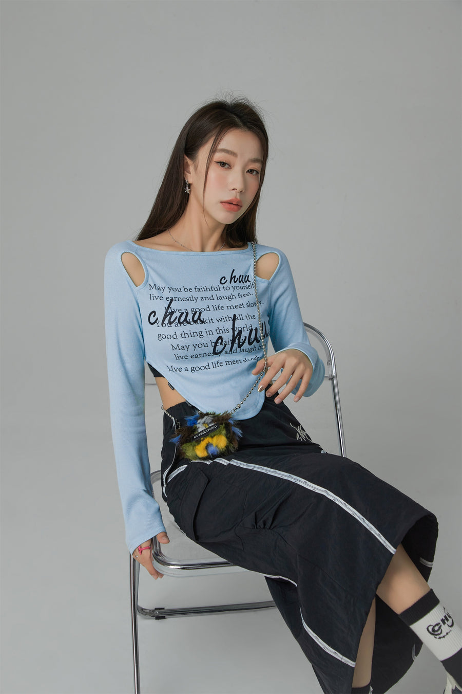 CHUU Shoulder Cut Outs Cropped T-Shirt