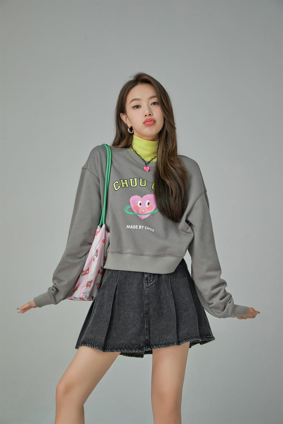 CHUU Chuu Girl Lovely Heart Sweatshirt