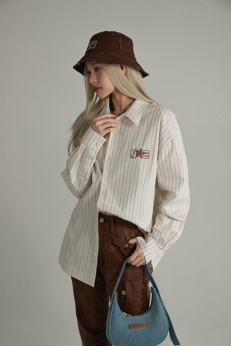 CHUU Star Logo Vertical Stripe Loose Fit Shirt