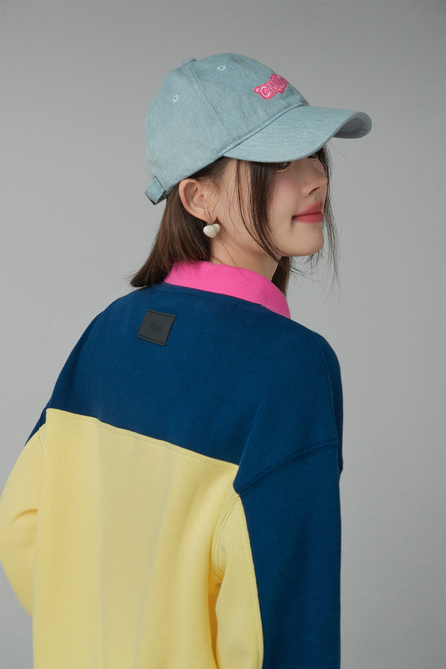 CHUU The Apple Of My Eye Loose-Fit Sweatshirt