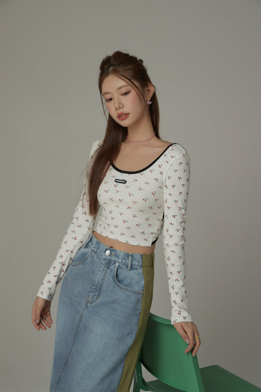 CHUU U-Neck Cropped T-Shirt