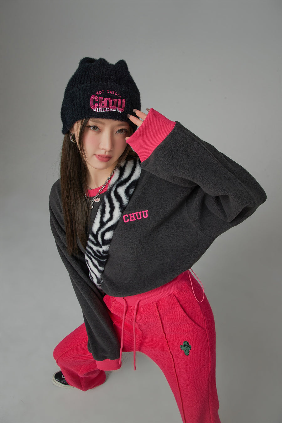 CHUU Fleece Color Matching Cropped Sweatshirt