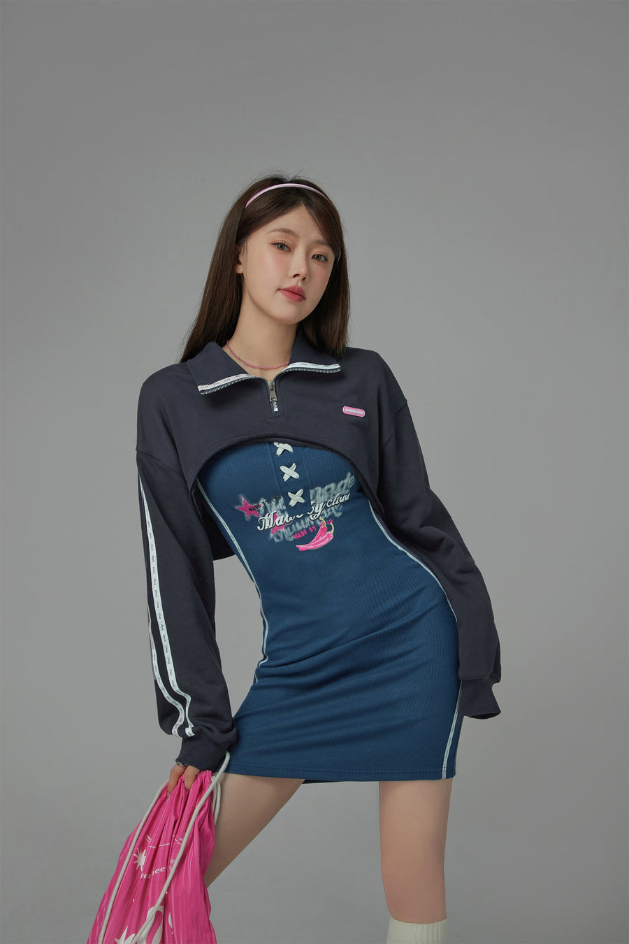 CHUU Playing It Cool Maxi Crop Half Zip-Up Sweatshirt