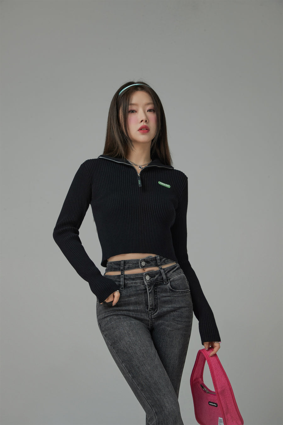 CHUU Memories Slit Half Zip-Up Cropped Knit Top