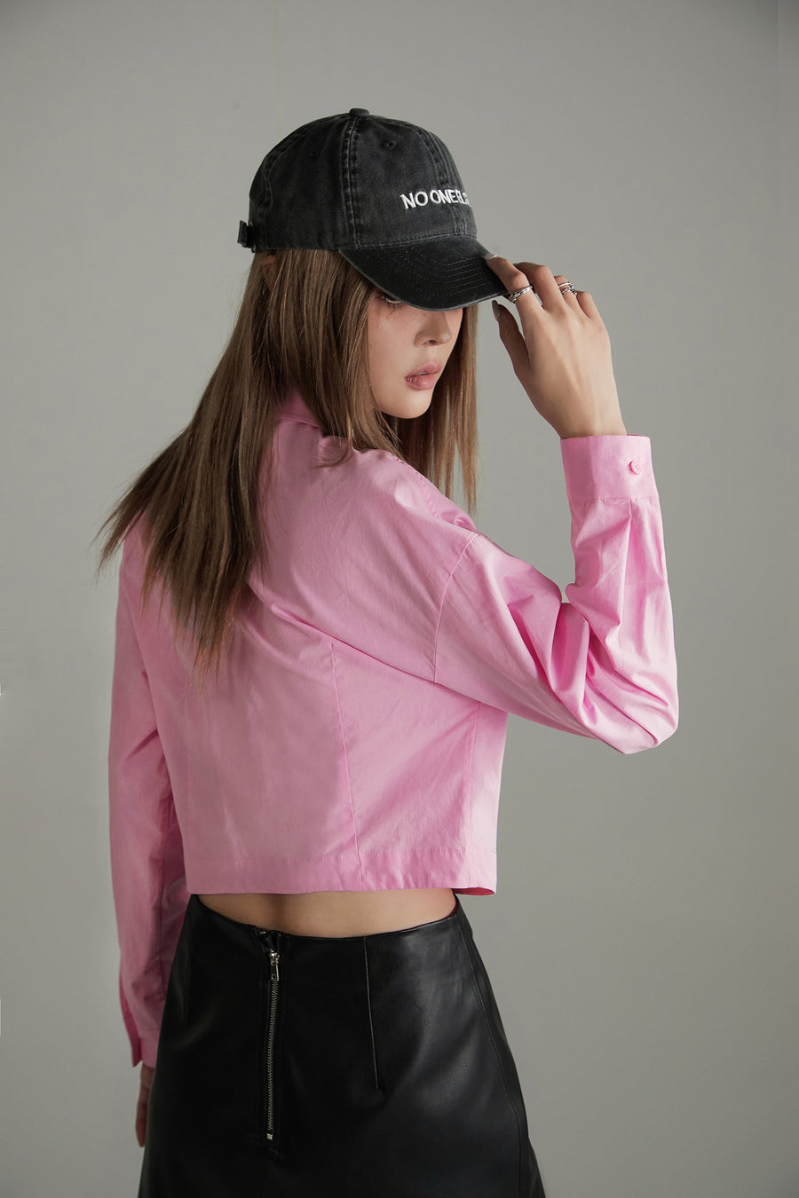 CHUU Simply In Charge Crop Button-Up Shirt