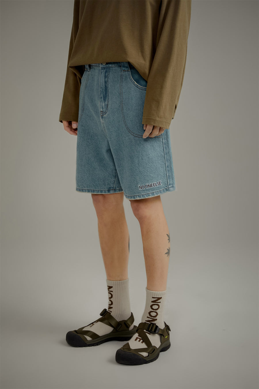 CHUU Wide Denim Shorts