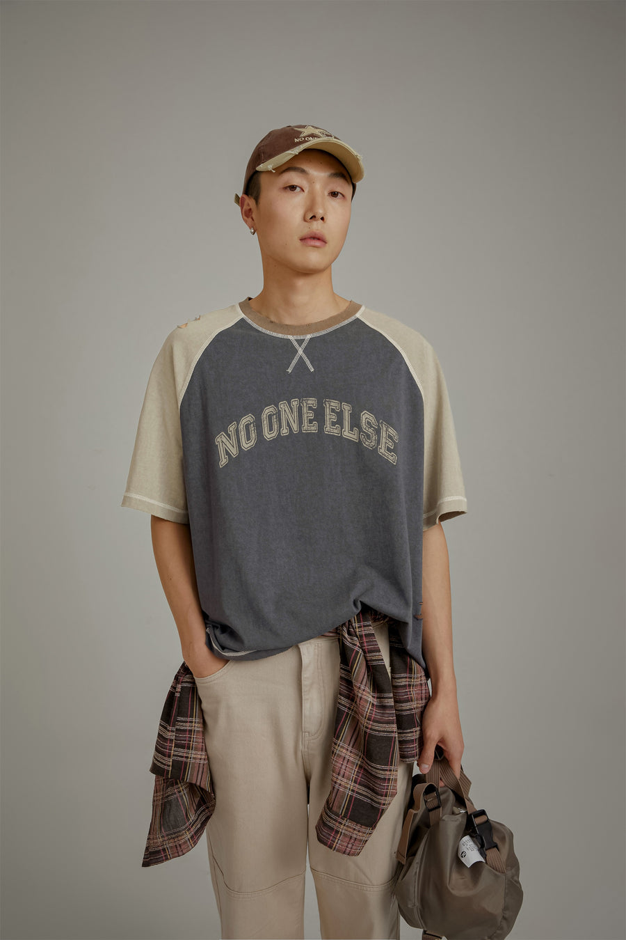 CHUU Noe Basic Two Toned Raglan Color T-Shirt