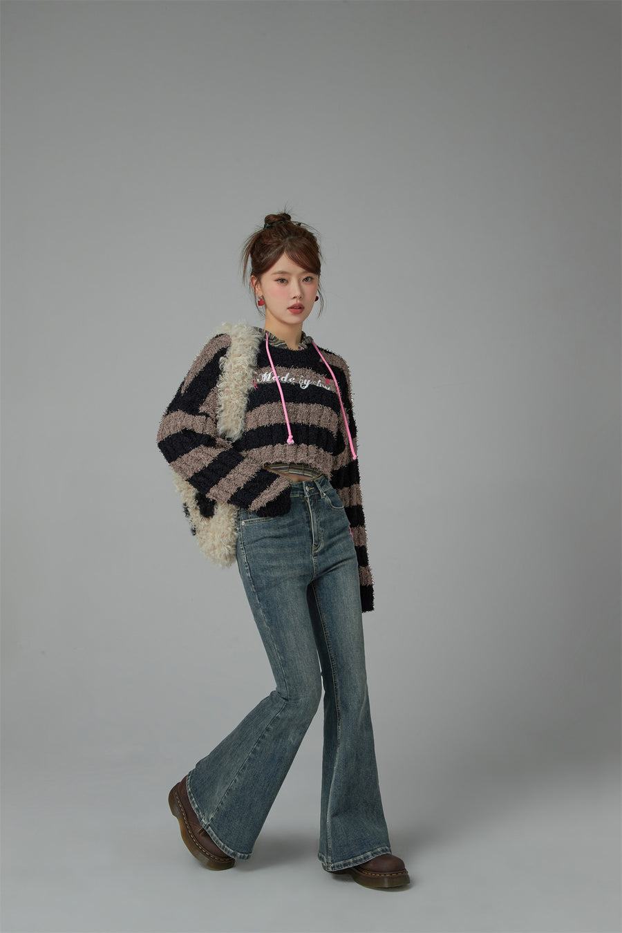 CHUU Pretty Bold Striped Cropped Knit Sweater