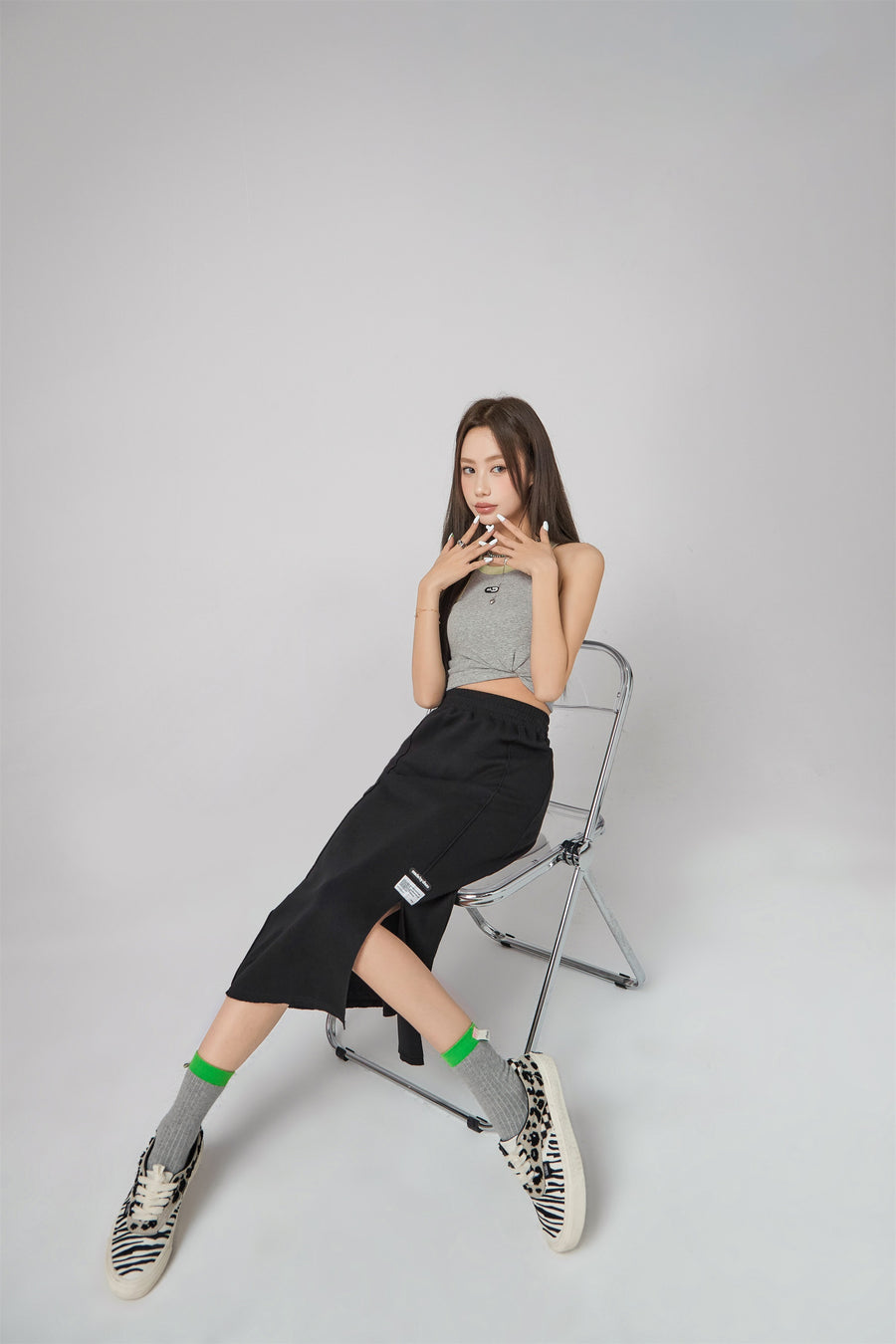 CHUU Color Matching Simple Logo Sleeveless Top