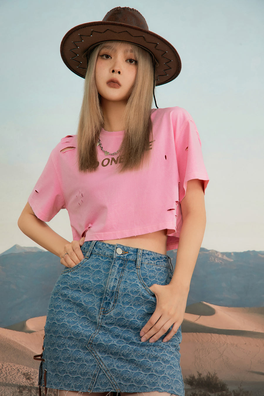 CHUU Aesthetic Inspiration Cropped Top