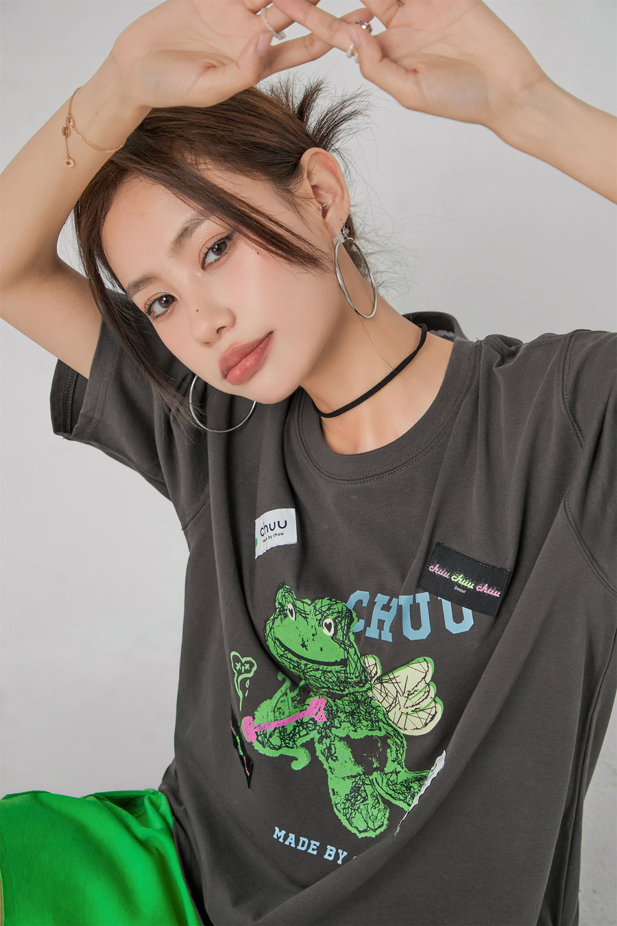 CHUU Happy Frog Is An Angel Print T-Shirt