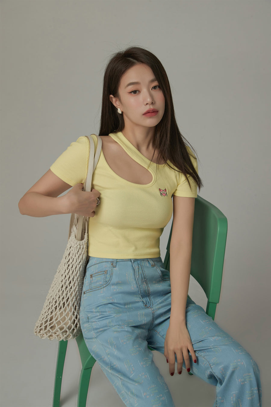 CHUU Cut Out Slim T-Shirt