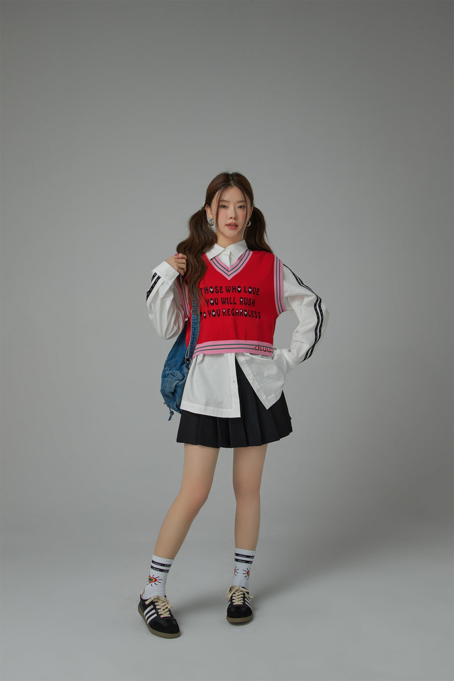 CHUU Heart Cutout Shirt