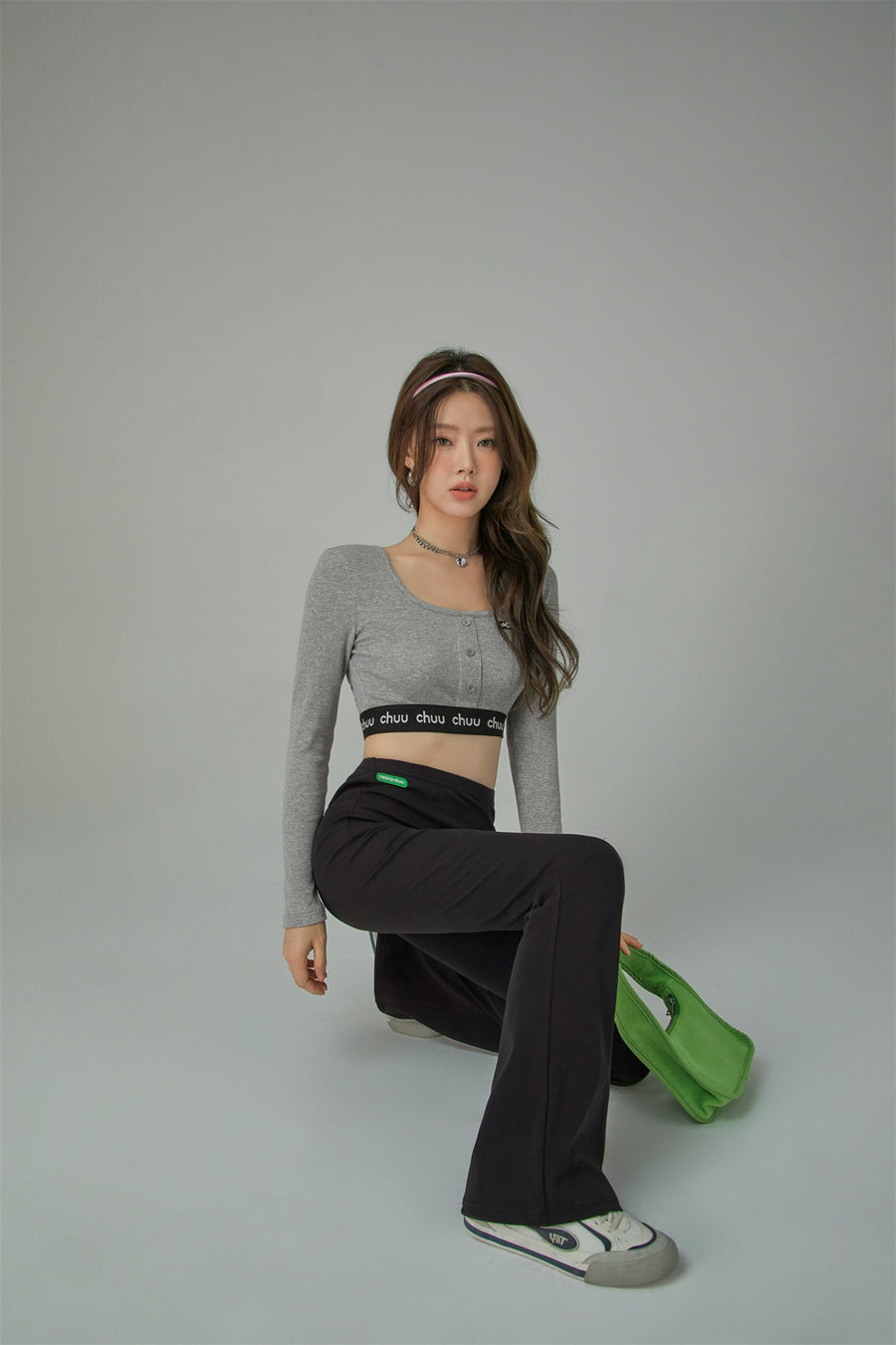 CHUU Slim Buttons Crop T-Shirt