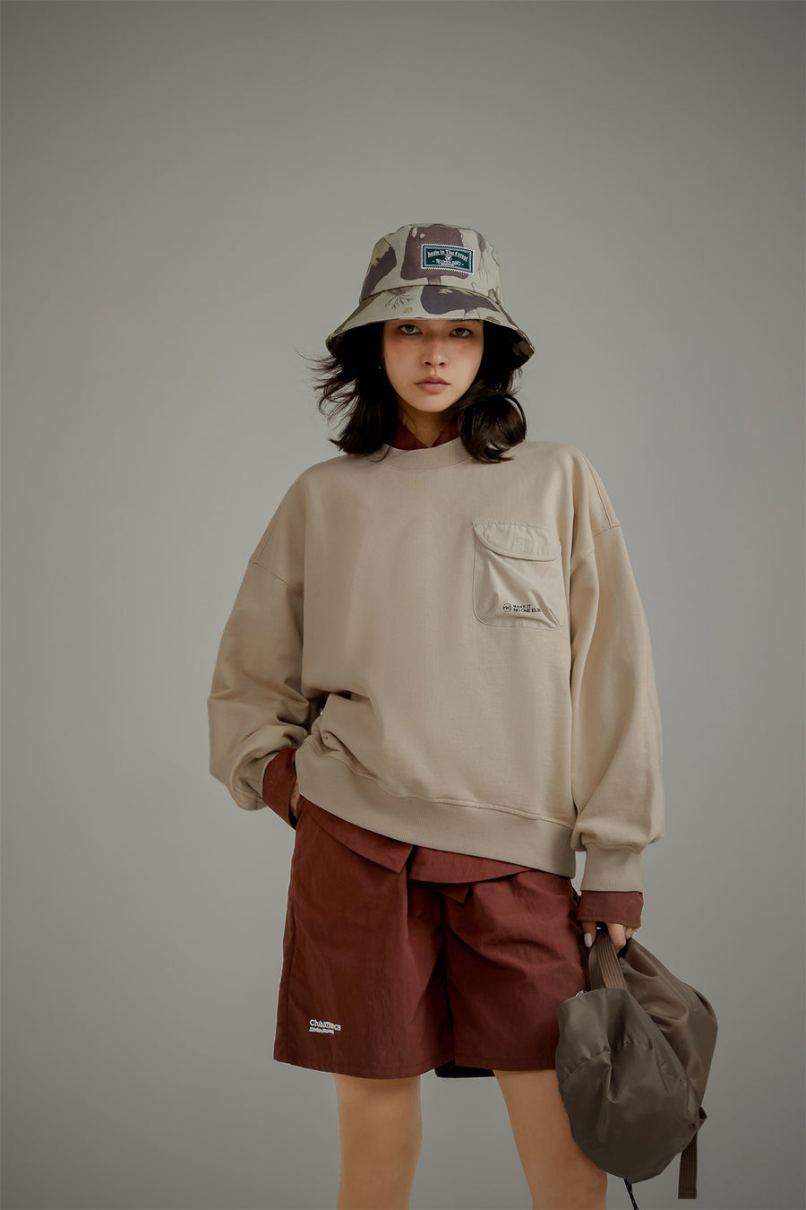 CHUU Pocket Loose Fit Sweatshirt