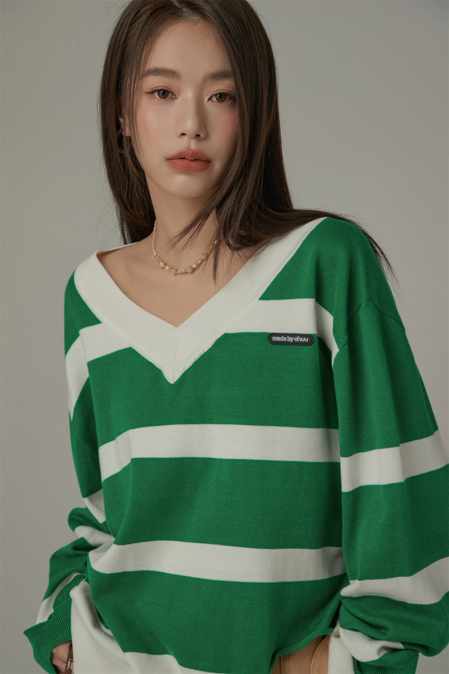 CHUU Color Matching V-Neck Striped Knit Sweater