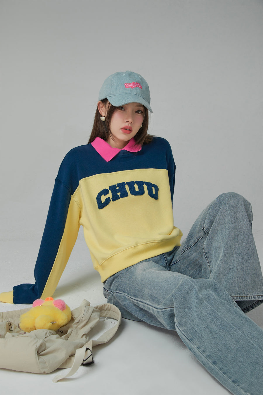 CHUU The Apple Of My Eye Loose-Fit Sweatshirt