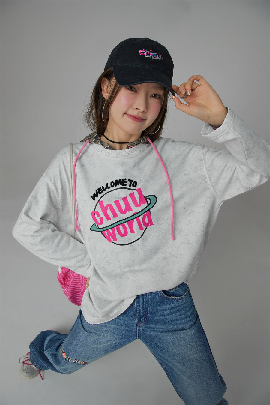 CHUU Welcome To Chuu World Sweatshirt