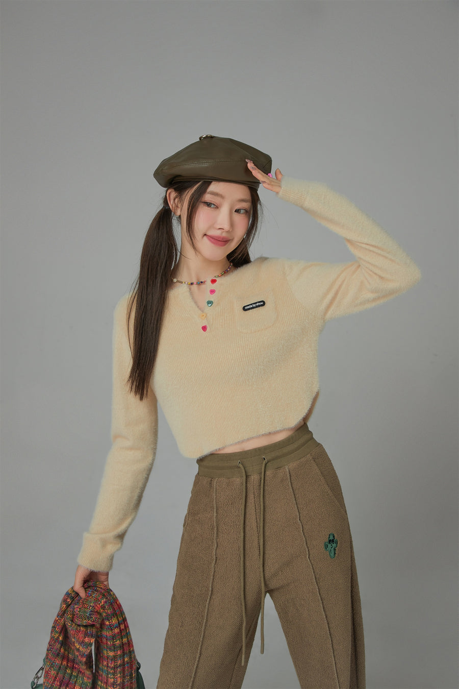 CHUU Chase The Dream Cropped Knit Sweater