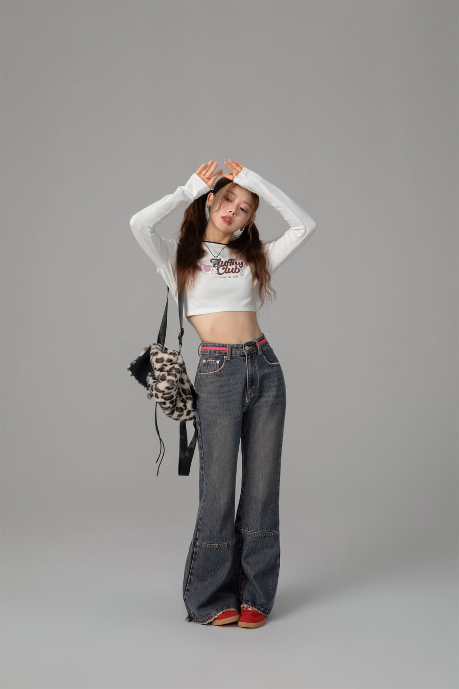 CHUU Fluffy Bunny Crop Long-Sleeves Top