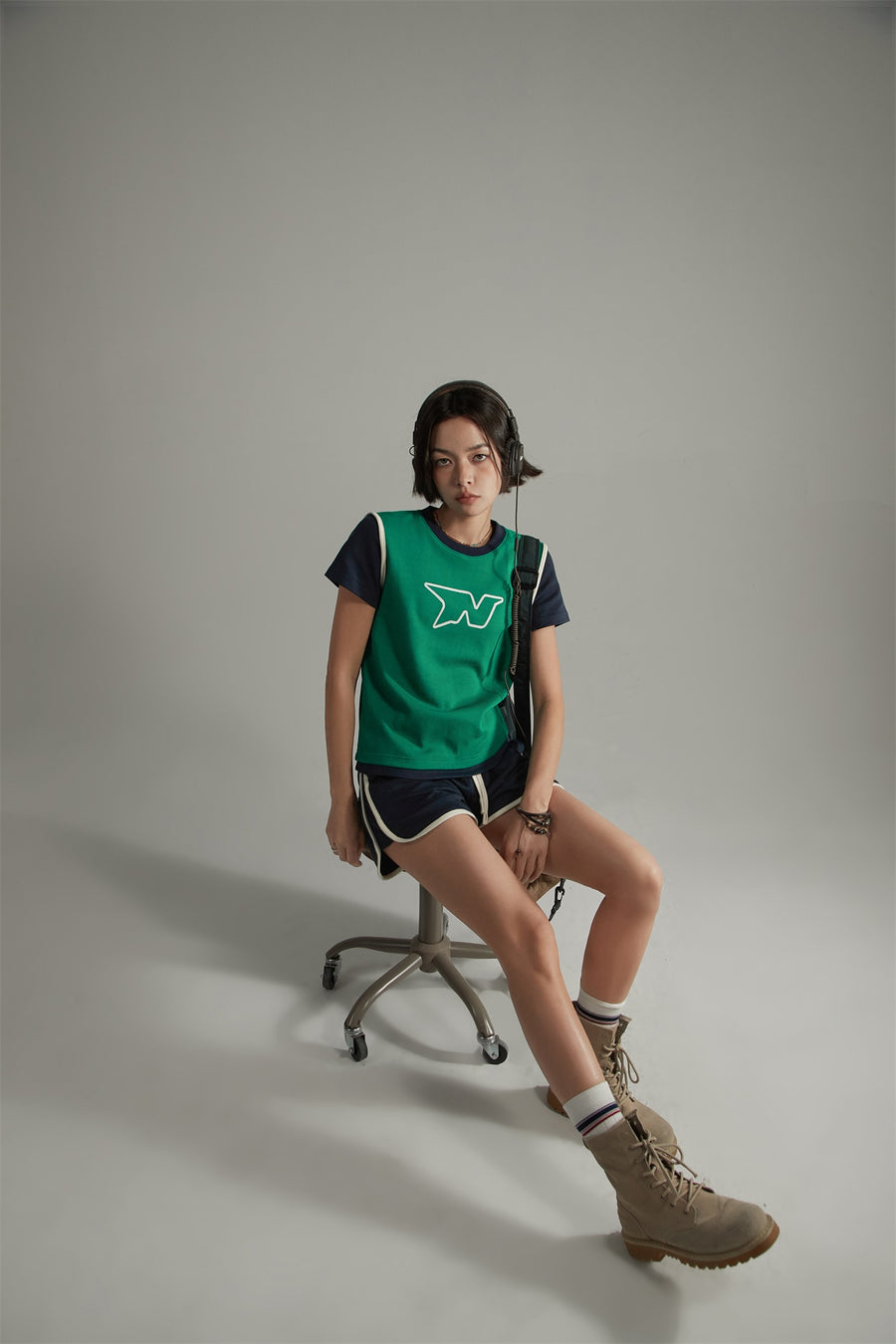 CHUU Embroidered Color Two Toned T-Shirt