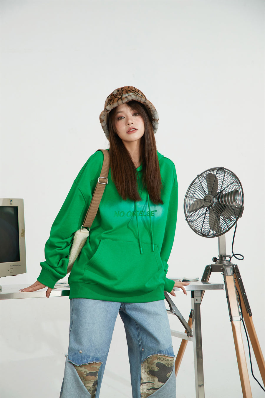 CHUU Noe Oversize Hoodie