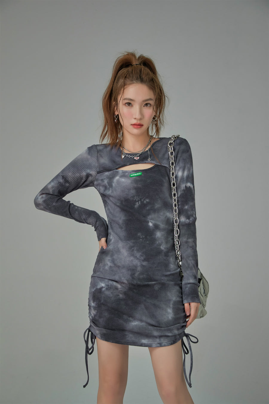 CHUU Rushed Gradient Long Sleeve Dress