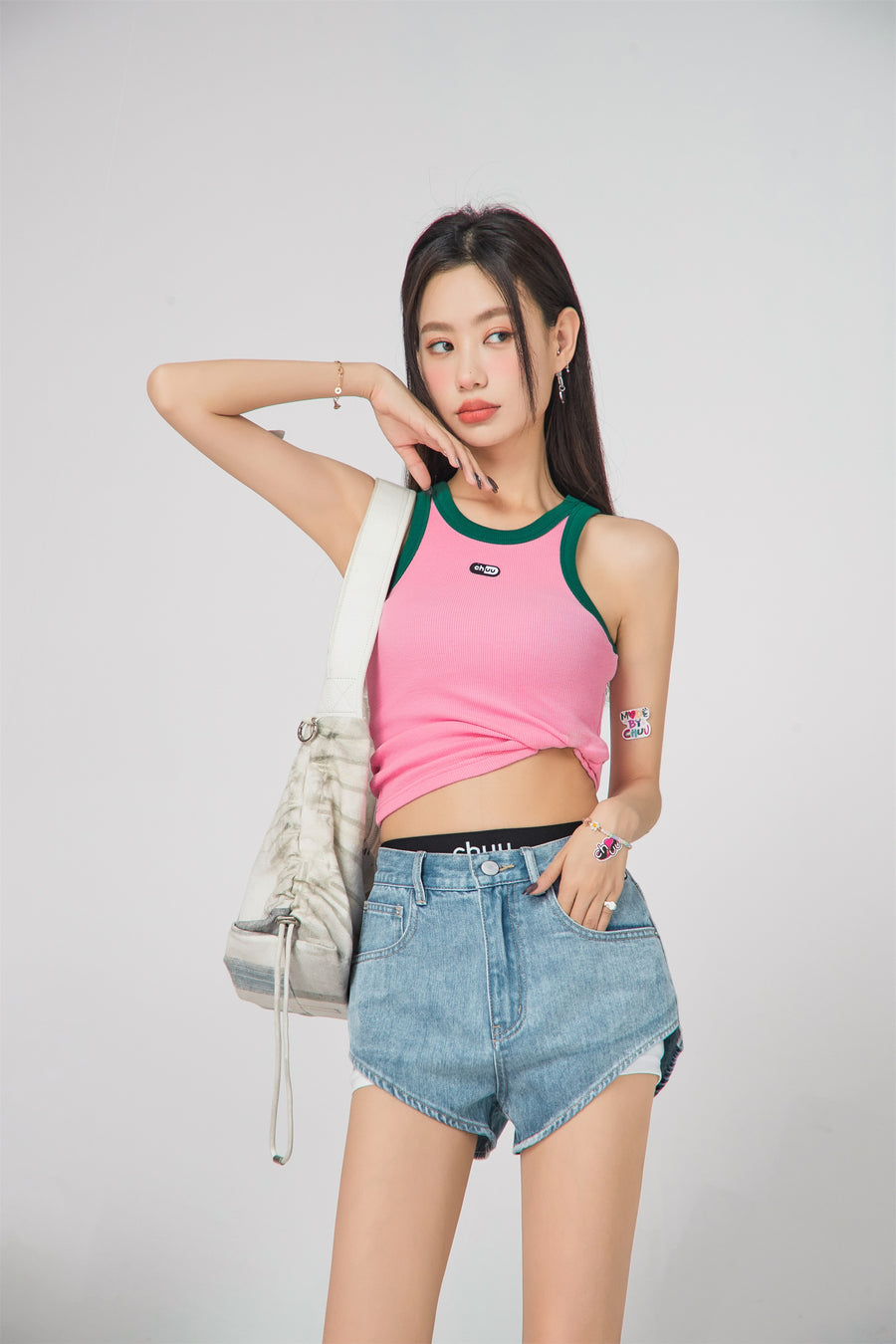 CHUU Simple High-Waisted Denim Shorts