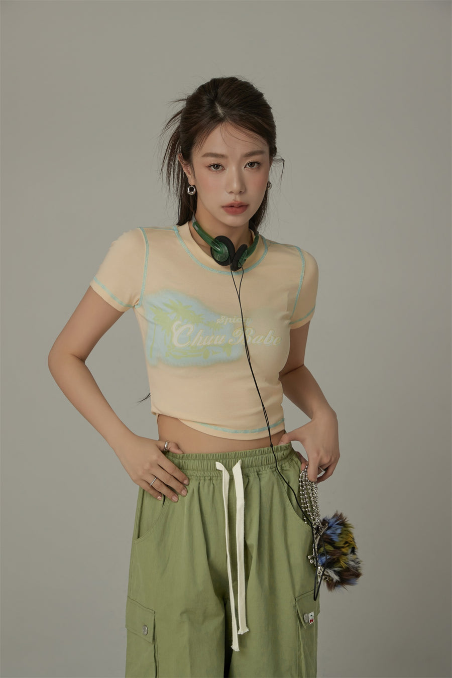 CHUU Chuu Babe Color Line Short Sleeve Crop T-Shirt