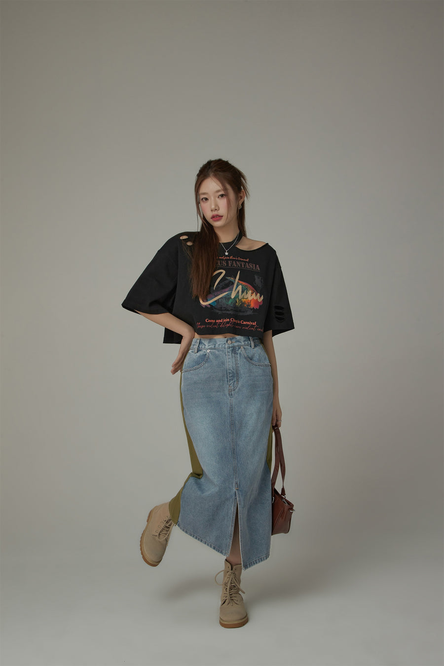 CHUU Chuu Carnival Slit Cropped T-Shirt