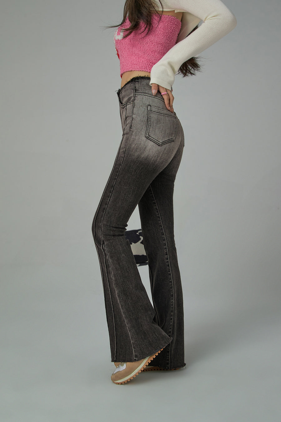 CHUU Black Gradient Slimming Flare Jeans