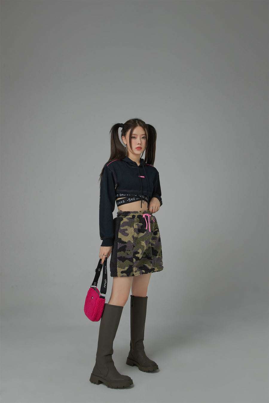 CHUU Make No Mistakes Hot Girl Camouflage Skirt