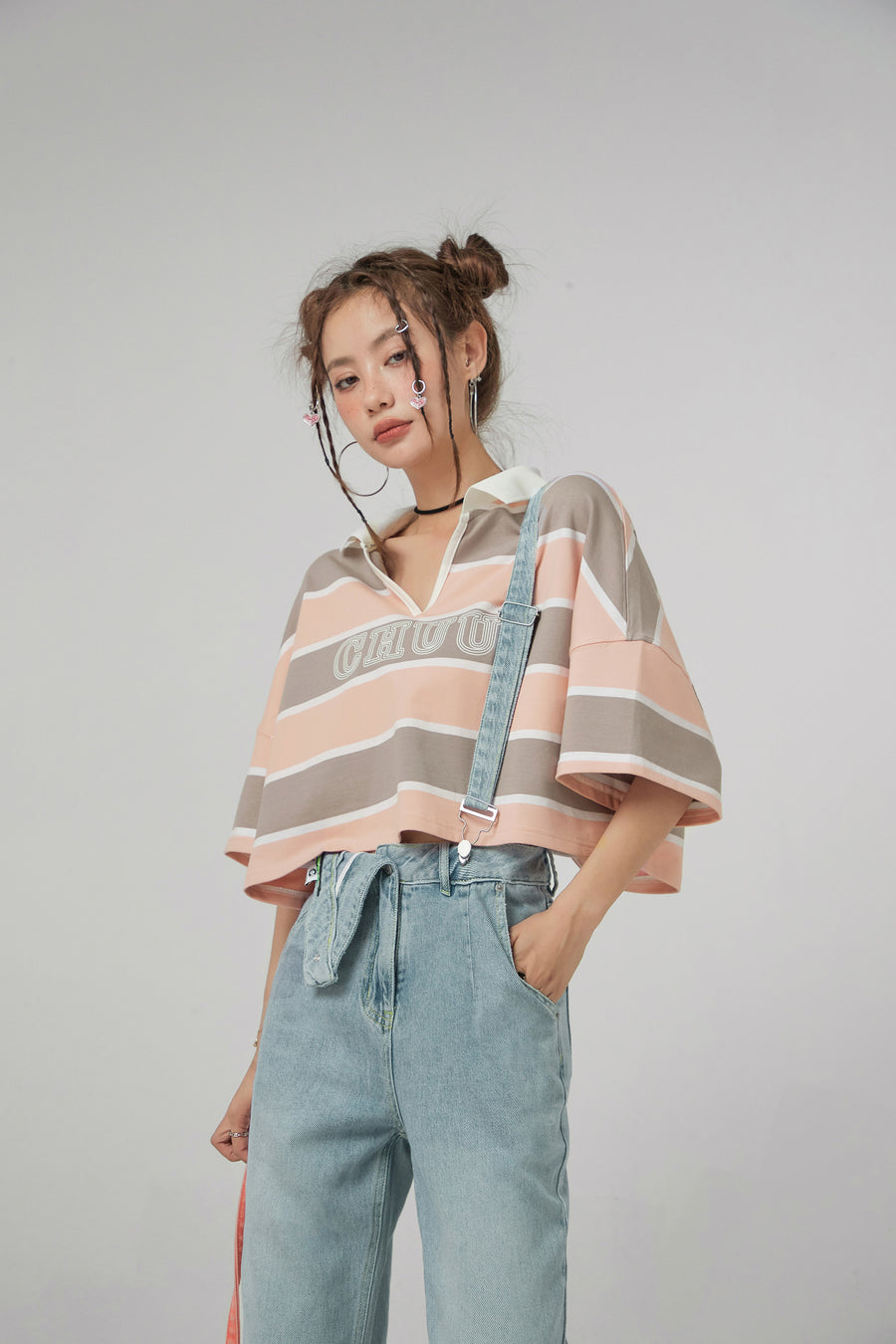 CHUU V-Neck Stripe Crop T-Shirt