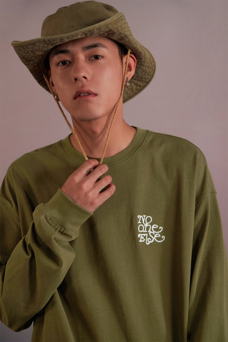 CHUU Noe Logo Long Sleeve T-Shirt