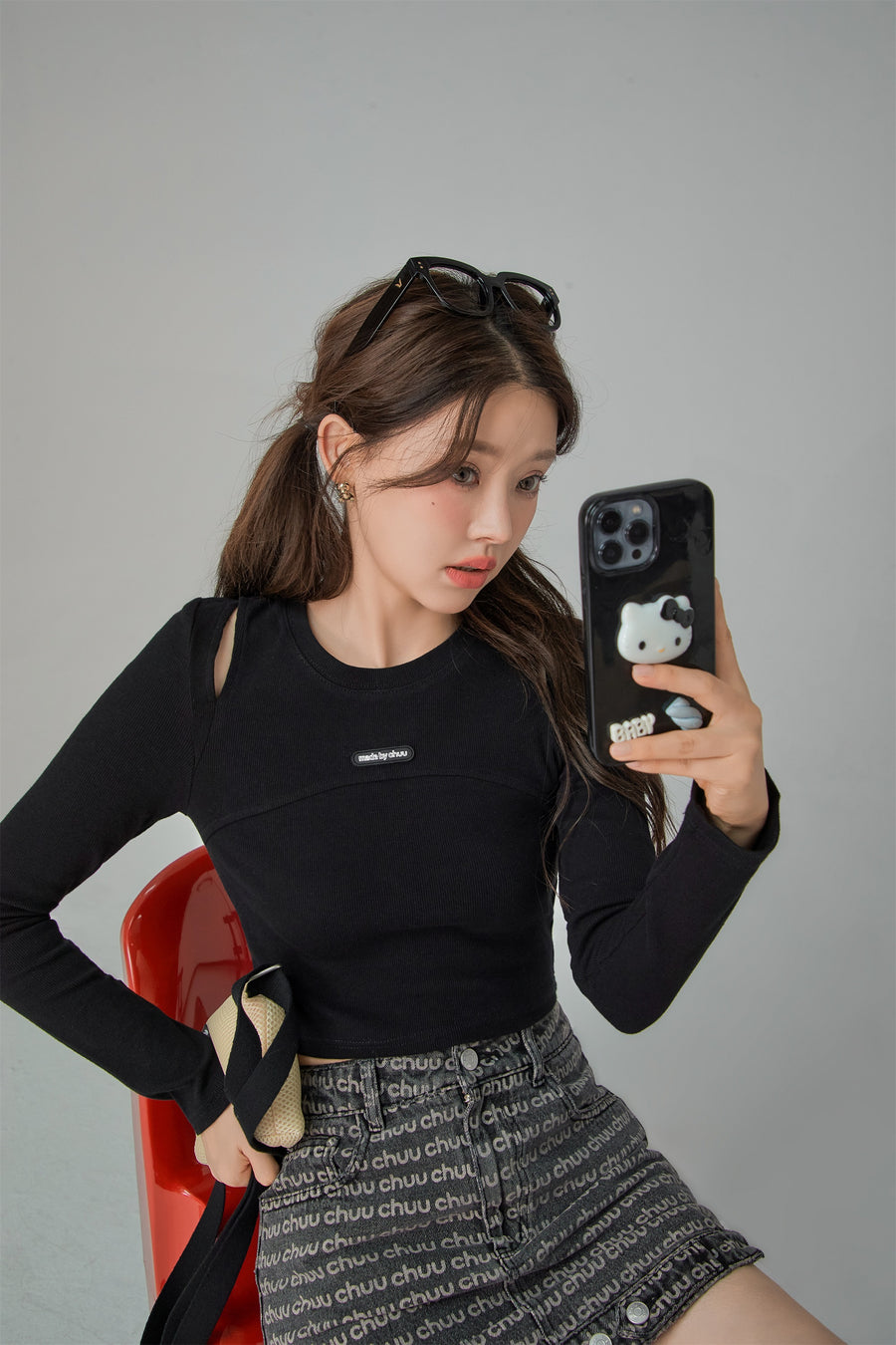 CHUU Slit Shoulder Long Sleeve Crop Top