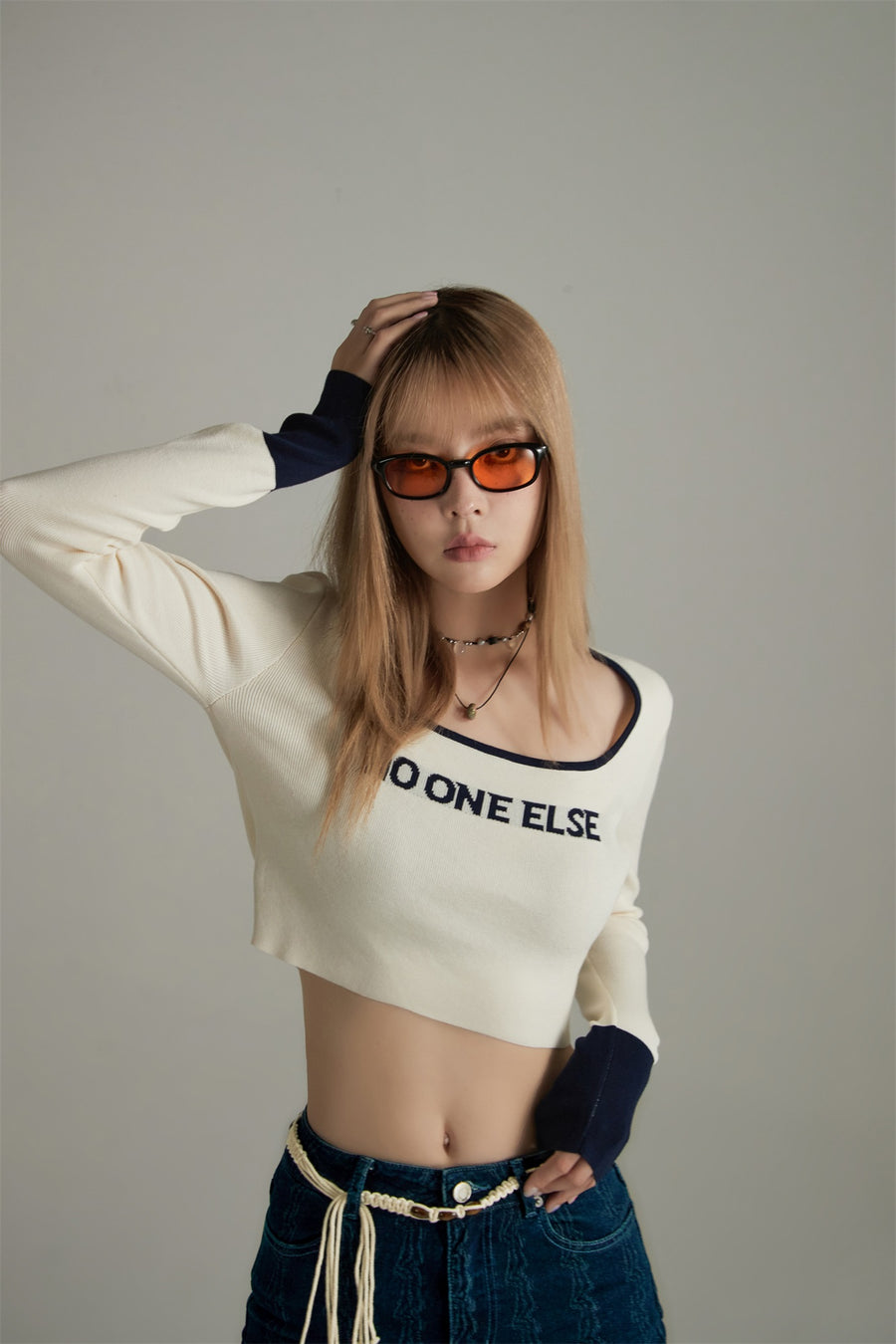 CHUU Round Neck Lettering Long Sleeve Crop Knit Top