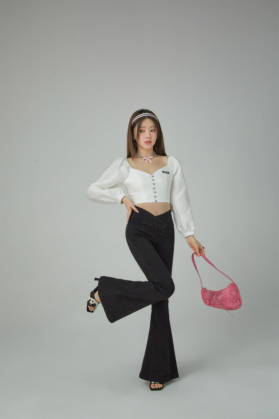 CHUU Independent Damsel Off-The-Shoulder Blouse