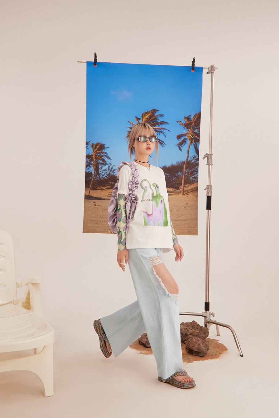 CHUU Outerspace Logo Simple T-Shirt