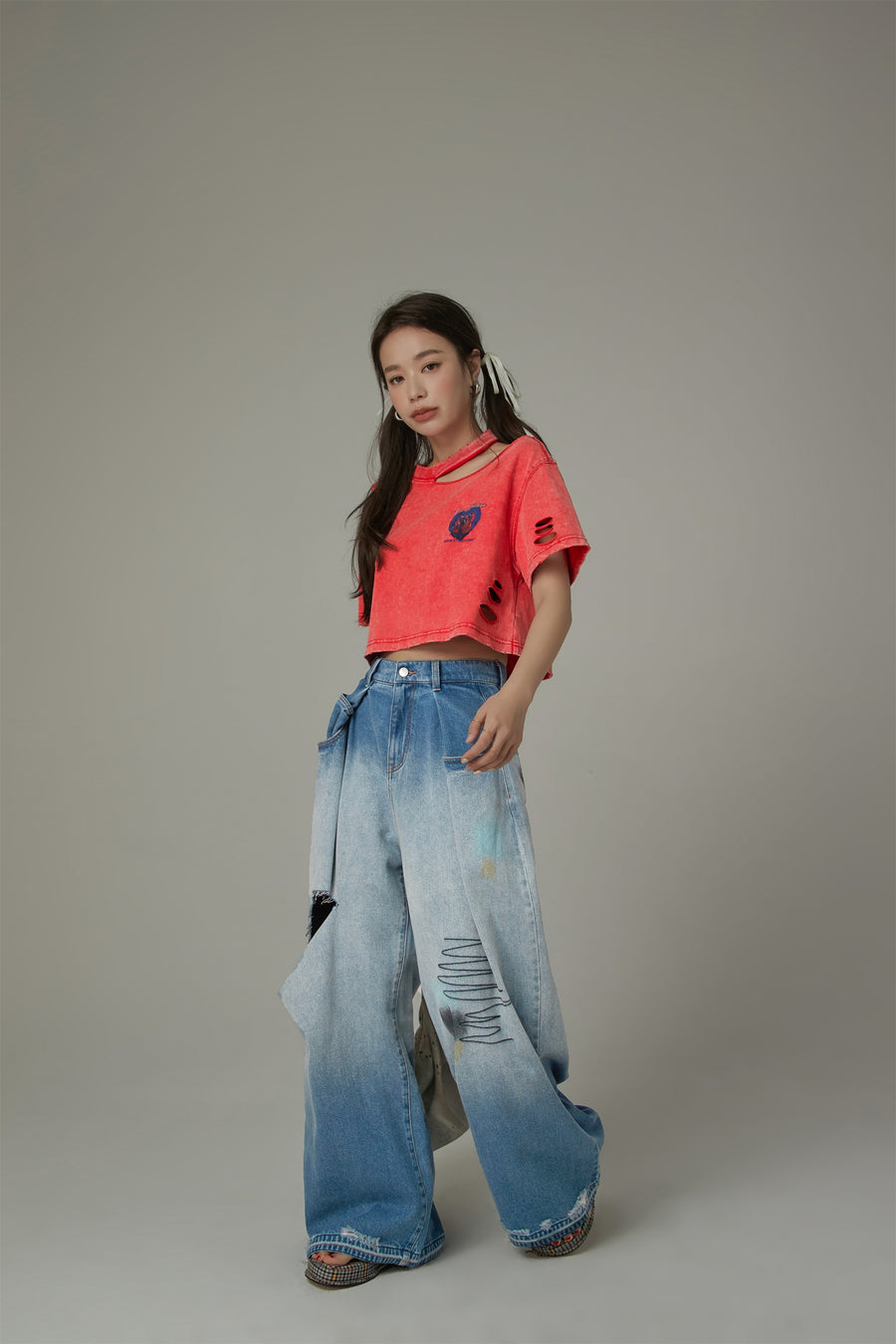 CHUU Distressed One-Shoulder Cropped T-Shirt