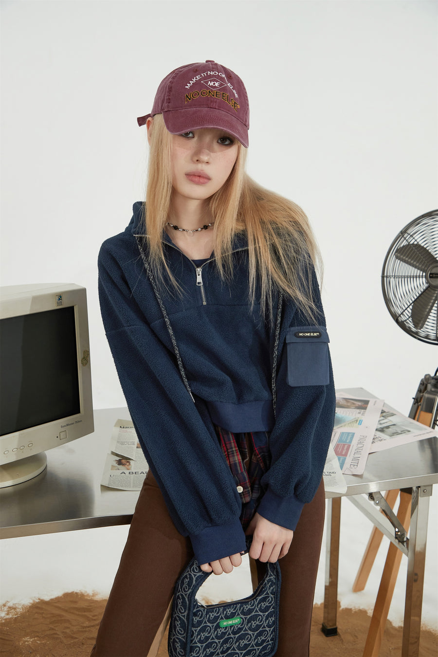 CHUU Half Zip-Up Crop Hoodie