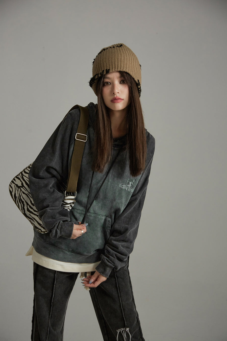 CHUU Classic Loose Fit Hoodie