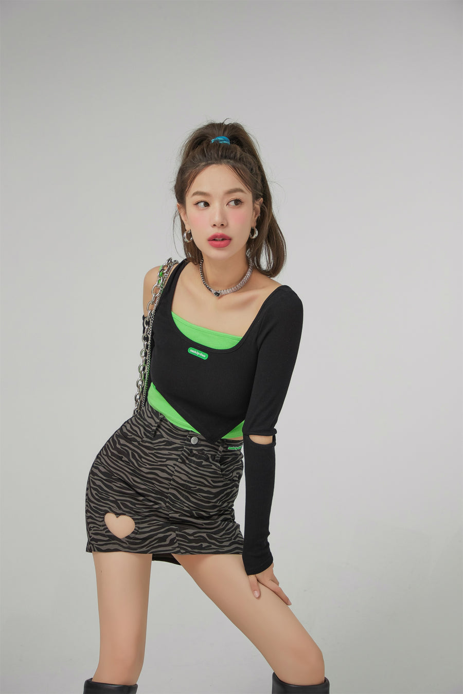 CHUU 2-Layer Unbalanced Long-Sleeved Top