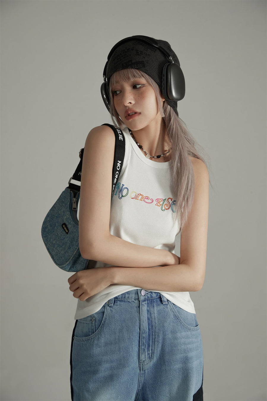 CHUU No One Else Embroidered Sleeveless Top