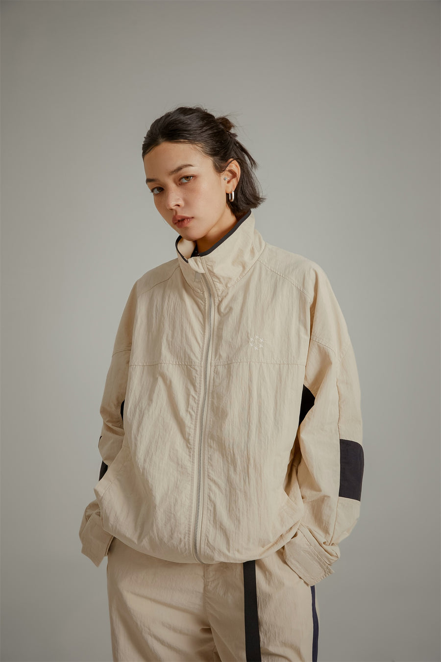 CHUU Star Circle Zip-Up Field Jacket