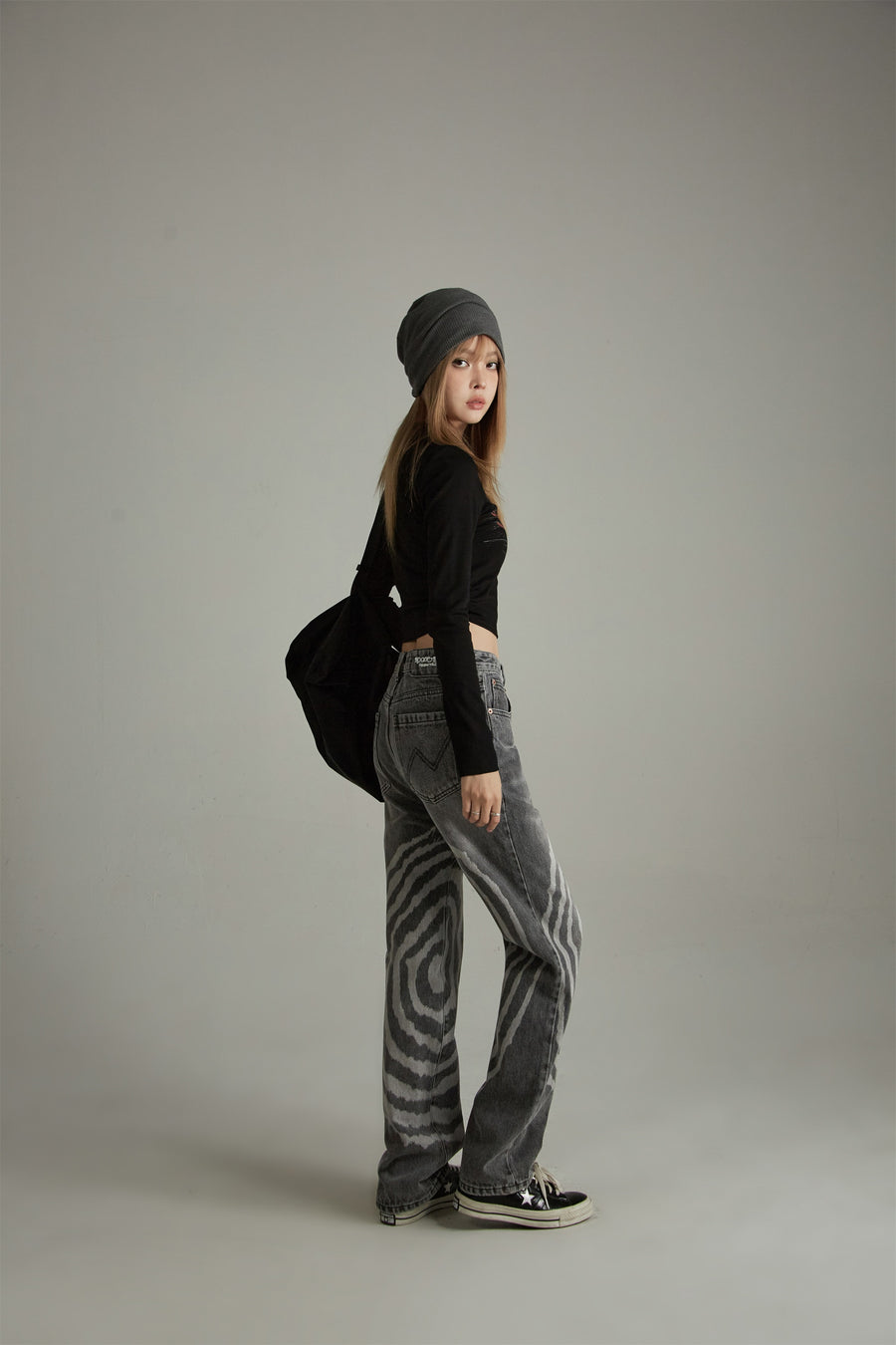 CHUU Noe Cool Design Straight Jeans